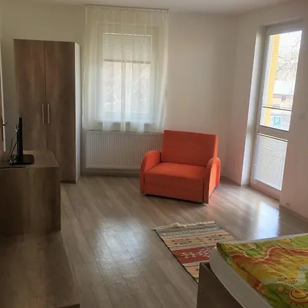 Promenád Apartmán *